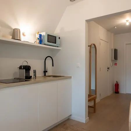 Calm, Light-filled With Private Balcony Appartement