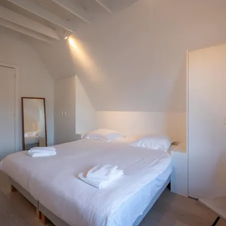 Apartament Calm, Light-filled With Private Balcony