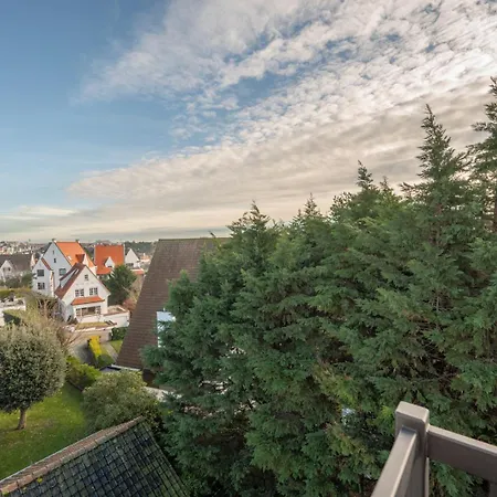 Calm, Light-filled With Private Balcony Apartament